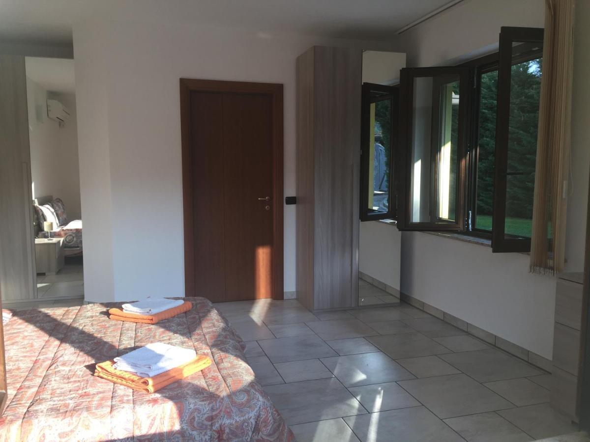 Villa Althea Ronago Ngoại thất bức ảnh